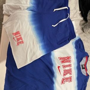Mens 2Xl Nike set includes T shirt and shorts